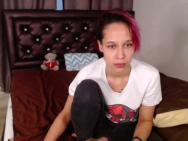 Live sex webcam photo for Anne-Norkey #271380455