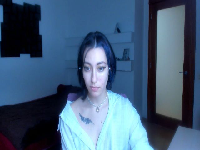 Live sex webcam photo for JaneKravis #271391473