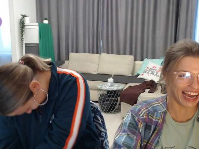 Live sex webcam photo for BugaGirls #271400540