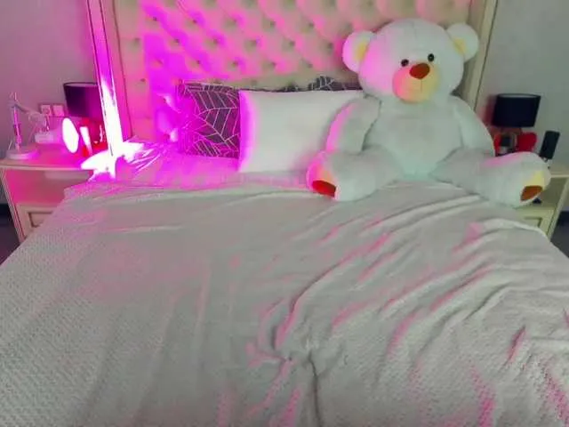 Live sex webcam photo for MonikaBelluci #271393215