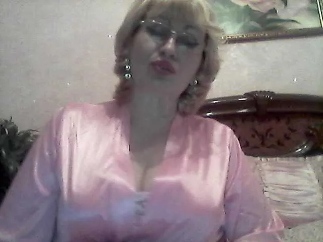 Live sex webcam photo for Ur-Mami #271405080