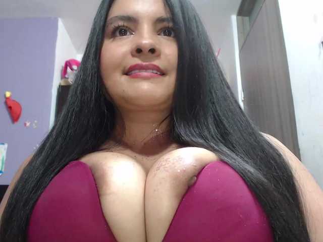 Live sex webcam photo for ComeFuckMe18 #271393404