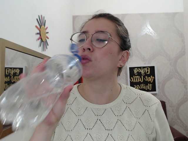 Live sex webcam photo for hanna-sex #271405810