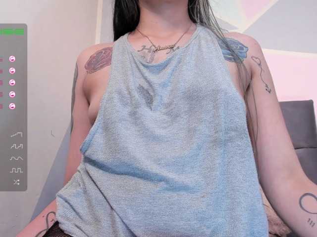 Live sex webcam photo for Violetatoo #271398108