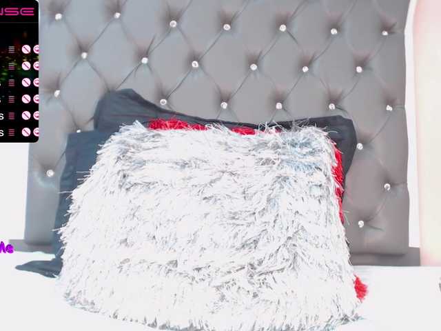 Live sex webcam photo for holly-sailt #271393378