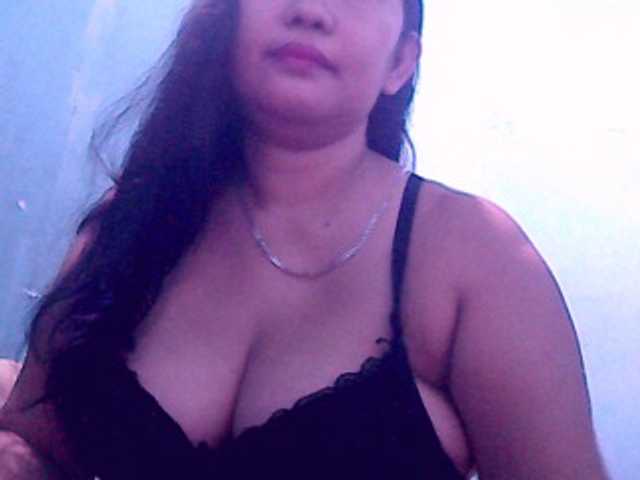 Live sex webcam photo for wildmom4u #271401292