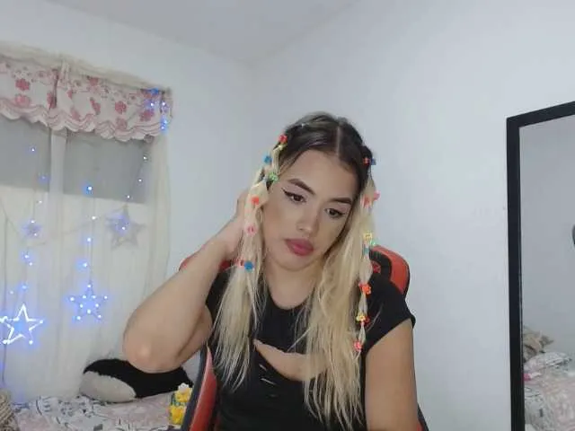 Live sex webcam photo for adri14-1 #271406109