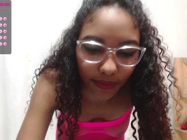 Live sex webcam photo for blaackmoon #271397687