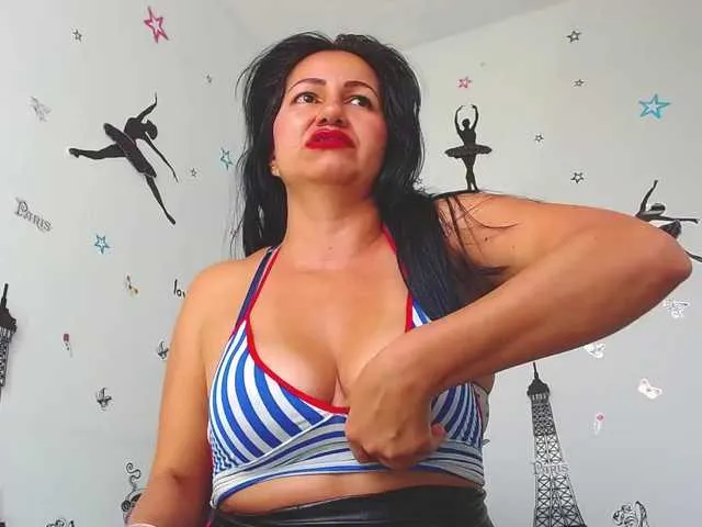 Live sex webcam photo for zoe8888 #271401457