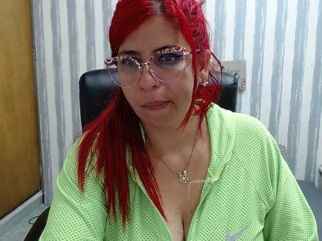 Live sex webcam photo for Alicia2a #271401492