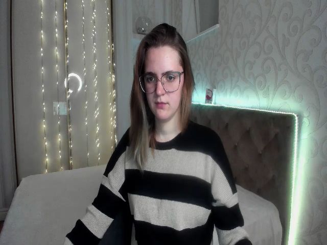 Live sex webcam photo for Ella_Hudson #271404089