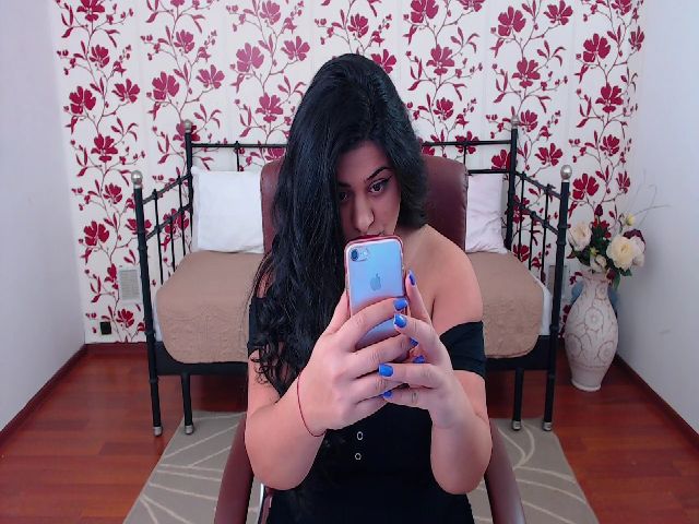 Live sex webcam photo for HeidiCutie #271396655