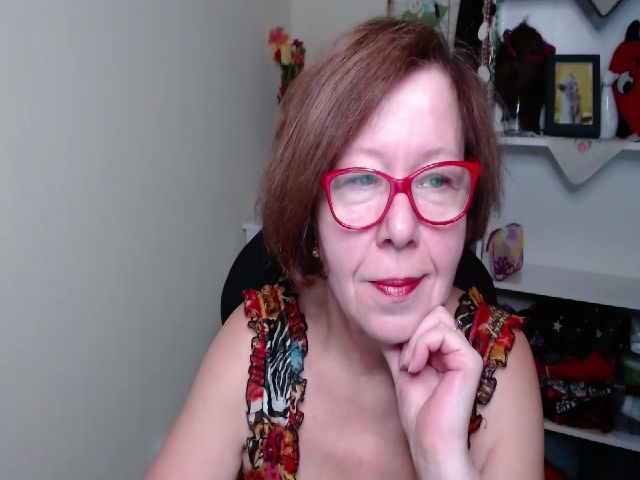 Live sex webcam photo for Adele_69 #271402408