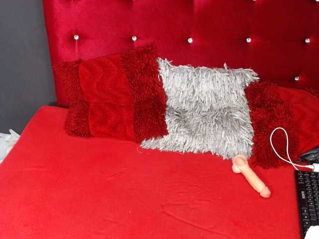 Live sex webcam photo for Elisa-love69 #271405596