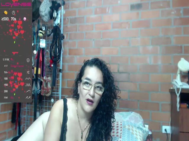 Live sex webcam photo for SaimaJayeb #271403757