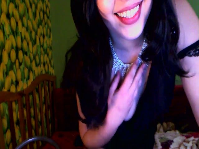 Live sex webcam photo for RoraLove #271403990