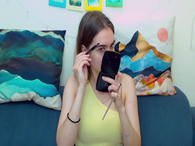 Live sex webcam photo for NancyYounq #271402339