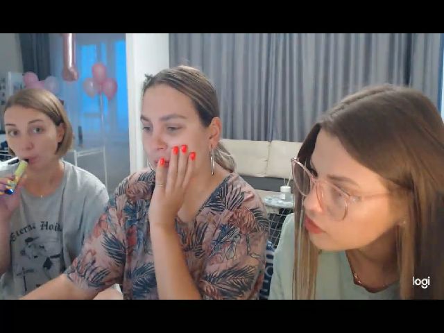 Live sex webcam photo for Emi_lywild #271398252