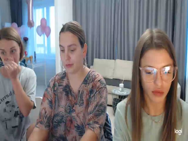 Live sex webcam photo for Emi_lywild #271398529
