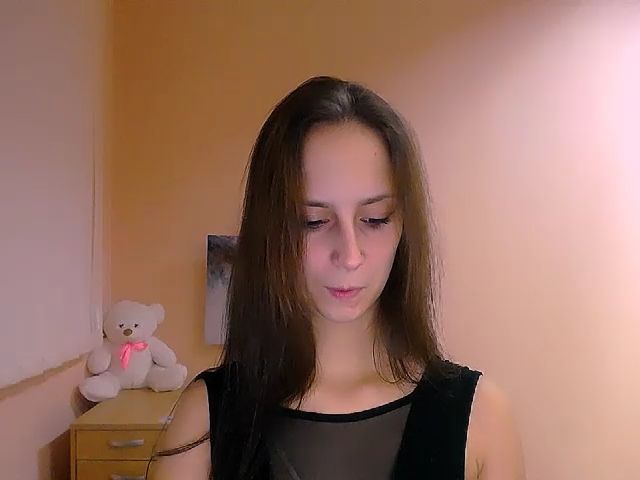 Live sex webcam photo for CuddliesNikki #271406921