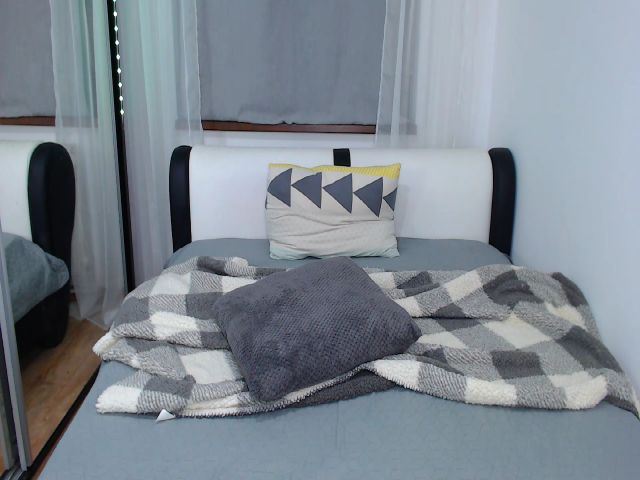 Live sex webcam photo for Tease_Lisa #271407653