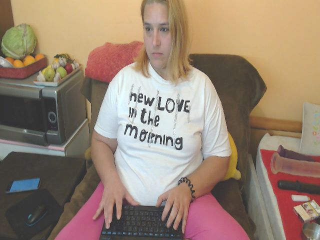 Live sex webcam photo for Assfatashell #271394975