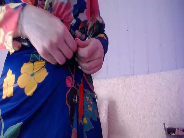 Live sex webcam photo for Emilyanders85 #271407059