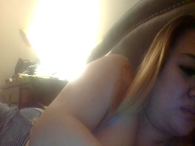 Live sex webcam photo for seXysiLvaNAaA #271408758