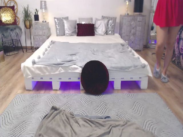 Live sex webcam photo for EvaBarby #271396224