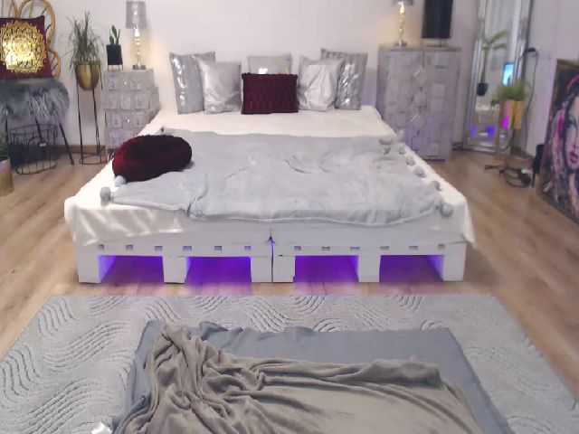 Live sex webcam photo for EvaBarby #271398306