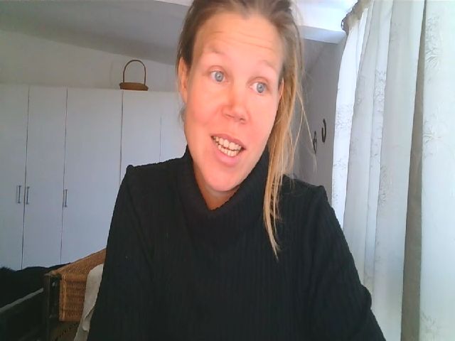 Live sex webcam photo for CallMeMaria #271400293