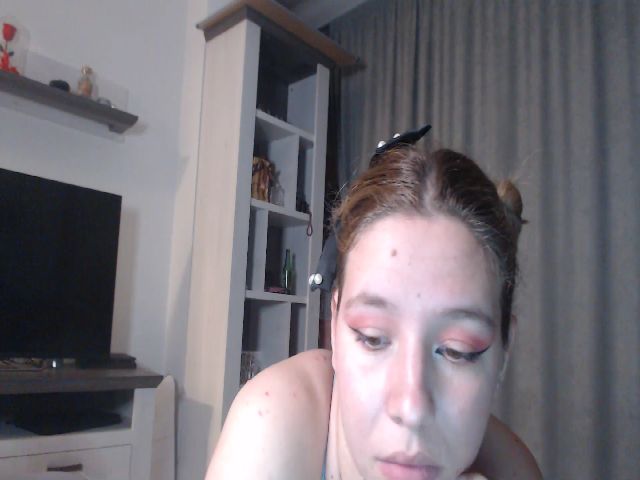 Live sex webcam photo for Gossip6Girl9 #271406324