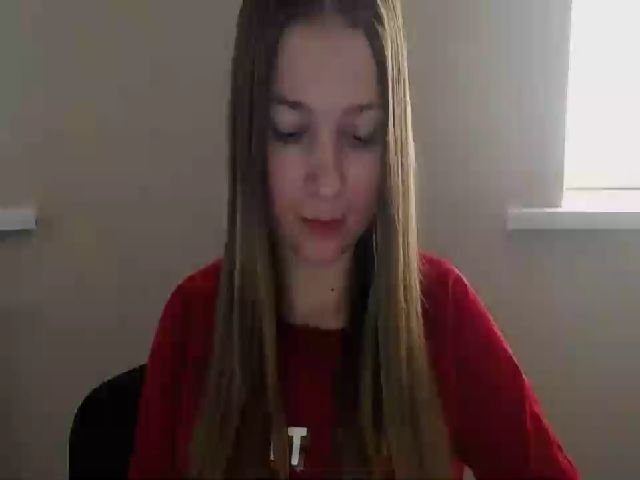 Live sex webcam photo for EmiStern #271400063