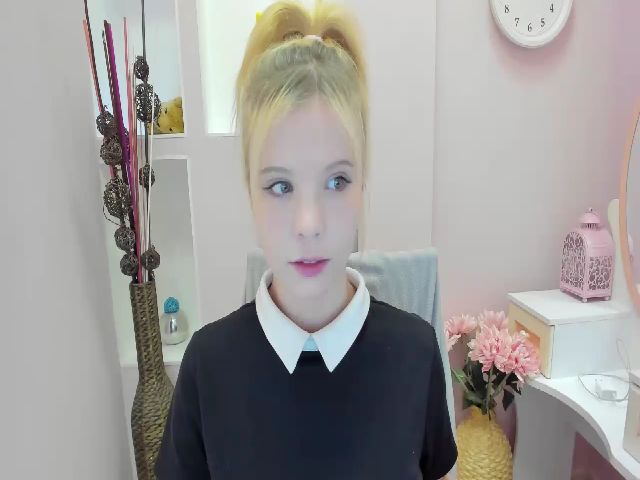 Live sex webcam photo for VeronicaRangy #271408104
