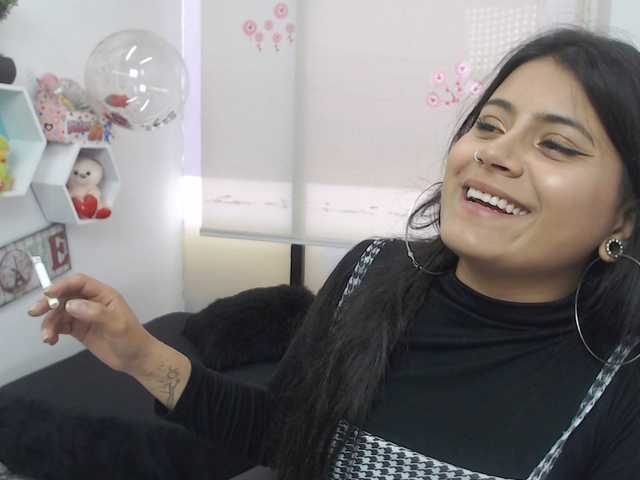 Live sex webcam photo for HONEYMIA #271406077