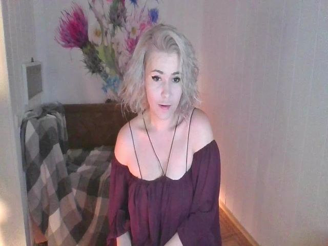 Live sex webcam photo for AliceMood #271406874