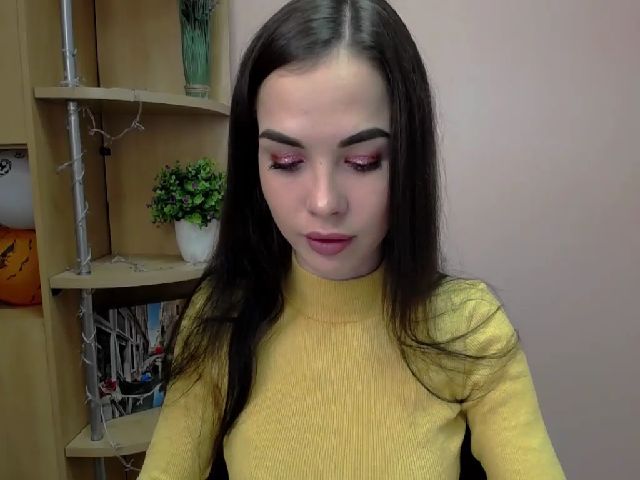 Live sex webcam photo for KatieCute_ #271403159