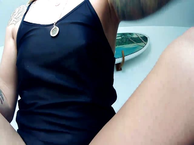 Live sex webcam photo for Abbie_Hoffman #271395676