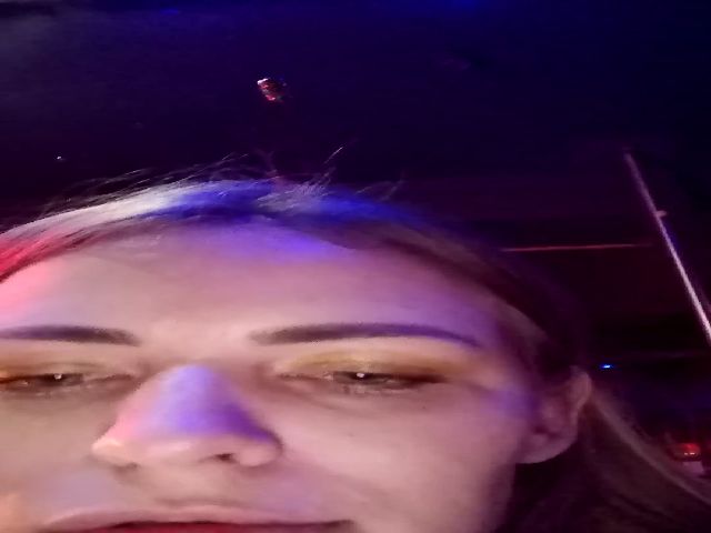 Live sex webcam photo for AnnaDiamond1 #287889233