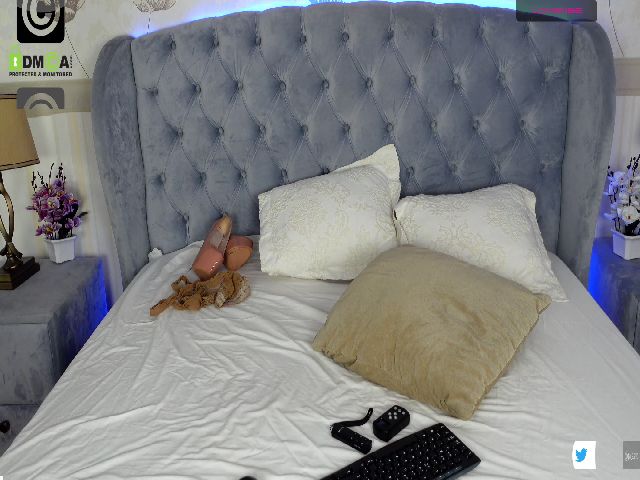 Live sex webcam photo for SuaveGia #271396483