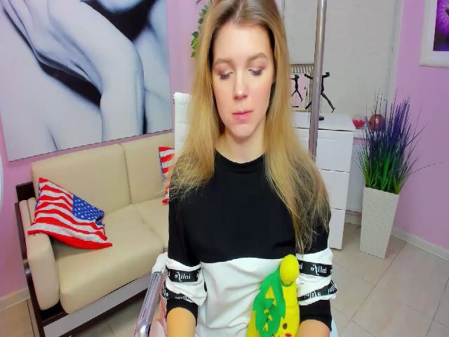 Live sex webcam photo for EchoNymph #271408410