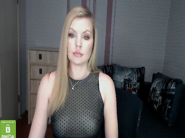 Live sex webcam photo for Janie06 #271399858