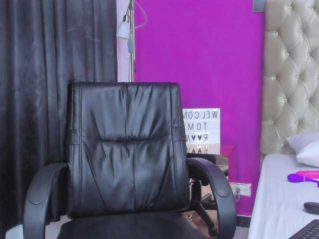 Live sex webcam photo for roxxy-travis #271394352