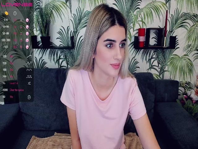 Live sex webcam photo for Eva_Gracee #271398258