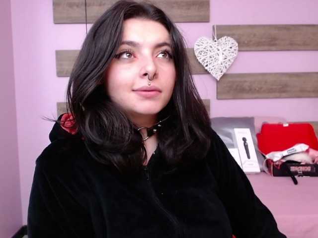 Live sex webcam photo for SachiMeow #271405982