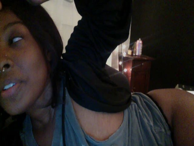 Live sex webcam photo for LunaNoire #271396531