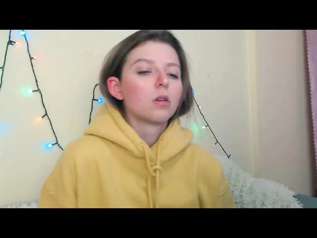 Live sex webcam photo for HloesMadeos #271397602