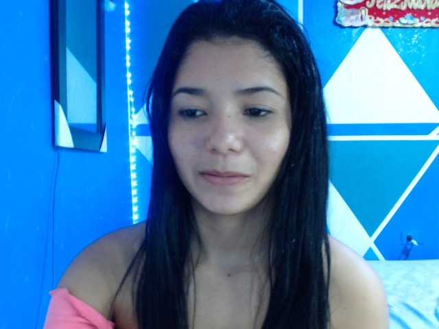 Live sex webcam photo for grilsbeautifu #271405634