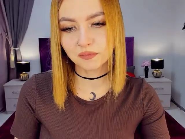 Live sex webcam photo for ViolaRose #271407359