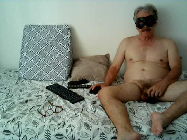 Live sex webcam photo for MatureWild #271405197